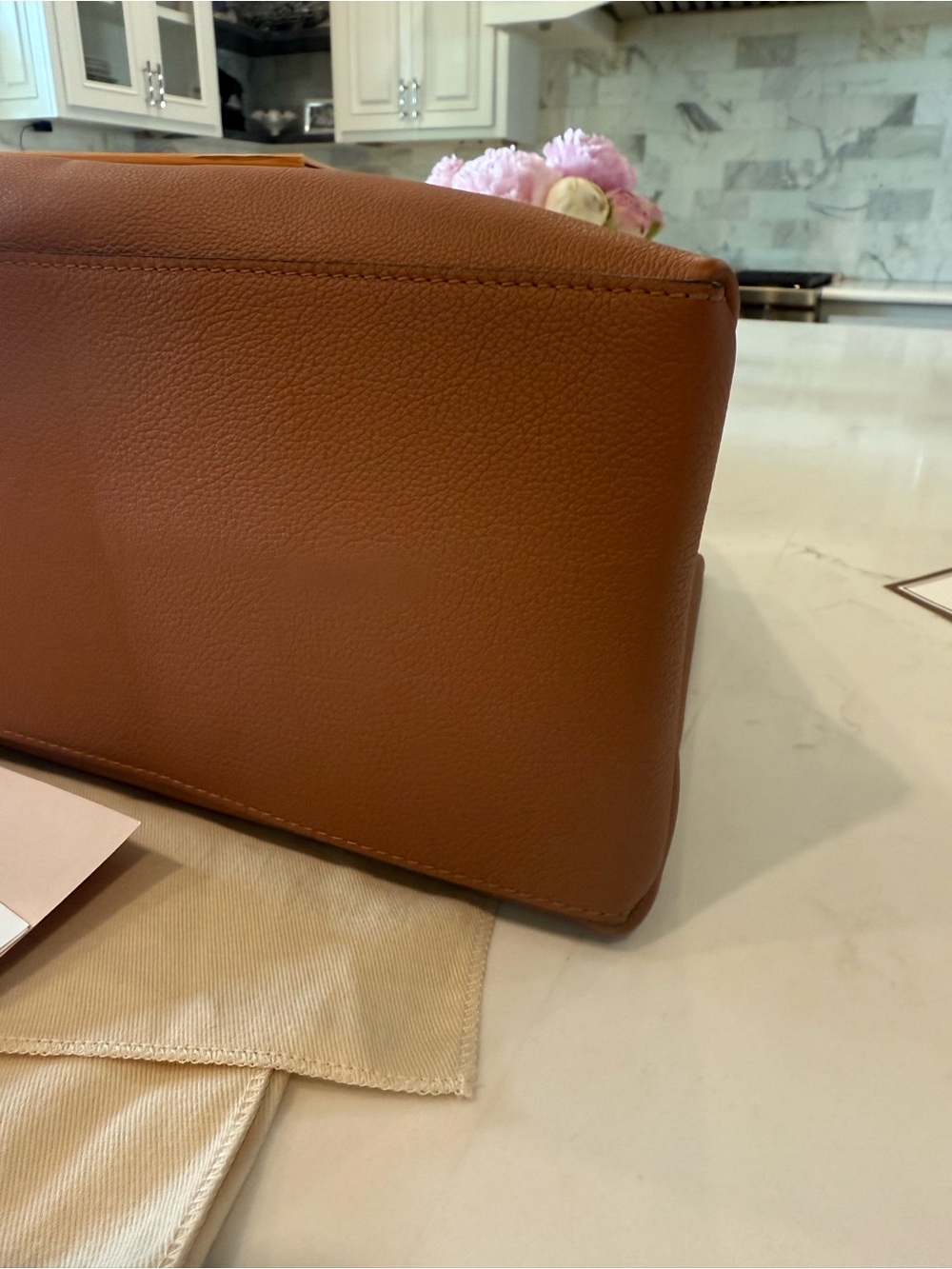 Louis Vuitton LockMe Shopper - Like New! - Picture 7 of 8
